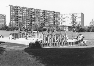 502995 Gezicht op de speelplaats aan de Ankaradreef te Utrecht.